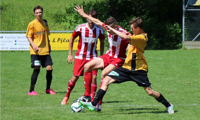 HERREN 1: KNAPPER SIEG IM CUP!